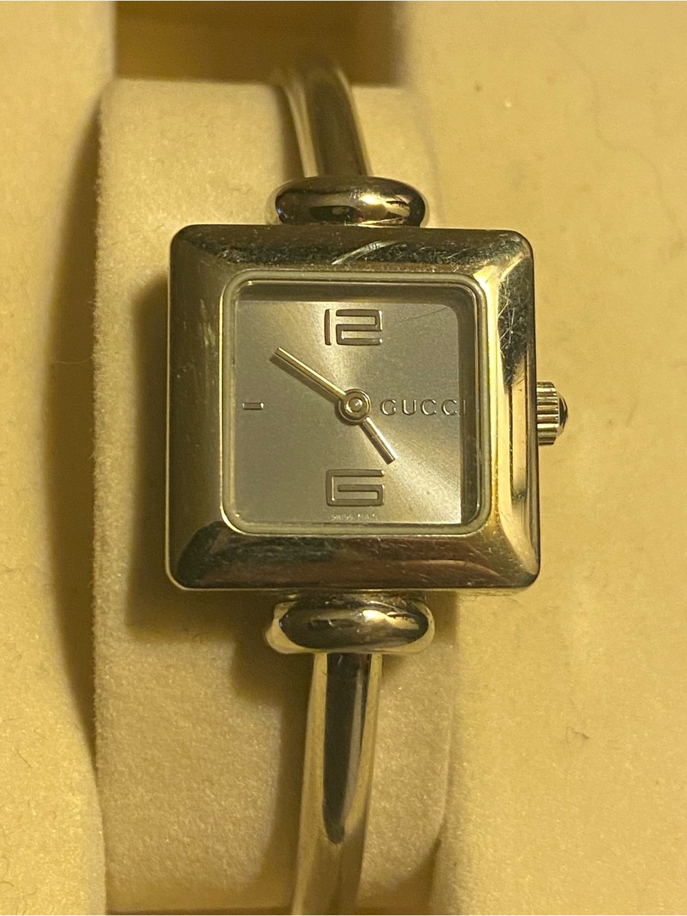 Vintage Gucci 1900L Stainless Steel Bangle Watch Size Small - Picture 3 of 6